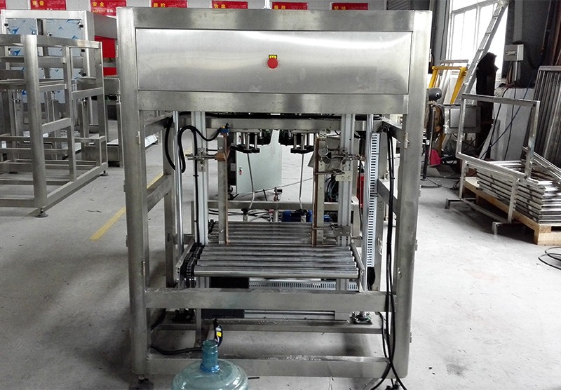 全自動(dòng)套袋機(jī)2.jpg